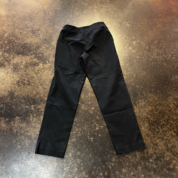 Brunello Cucinelli Black Cropped Pants with Slim Fit - Picture 4 of 7